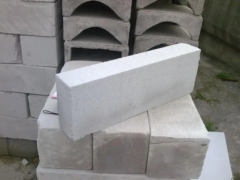 農(nóng)村自建房用輕質(zhì)磚。