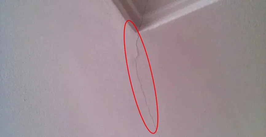 農(nóng)村建好的房子，吊頂開裂了？，施工注意幾點就不怕。